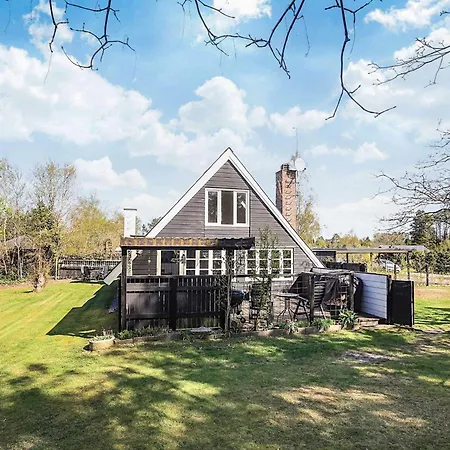 6 Person In Hals-by Traum Hals